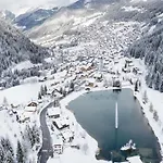 Appartamento In With Mountain Views